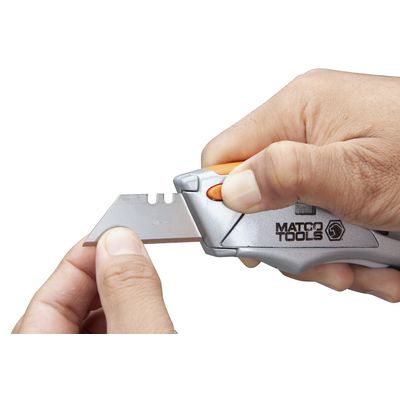 HEAVY-DUTY RETRACTABLE KNIFE | Matco Tools